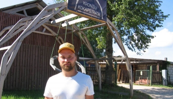 Arta Kronīša "Kronīšu kokapstrādē" Zalves pagastā top koka karkasa siltumnīcas un angārus