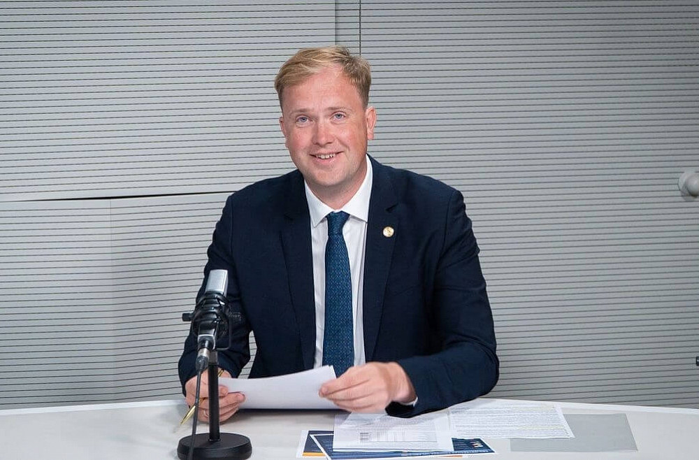 Krustpunktā izvaicājam ekonomikas ministru Viktoru Valaini