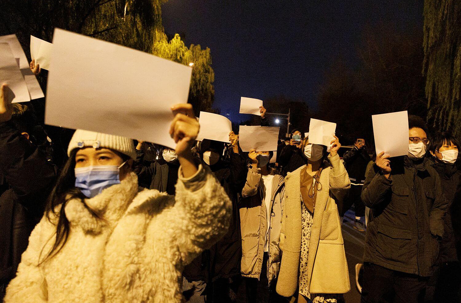 Protesti Ķīnā. Vēlēšanas Taivanā. Baltkrievijas iesaiste Krievijas karā pret Ukrainu