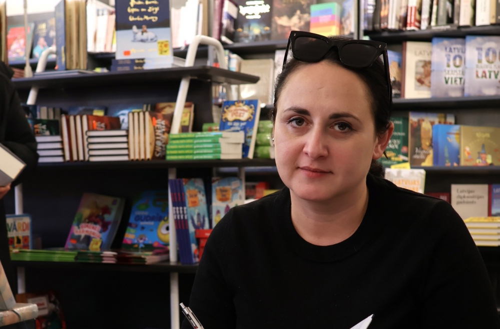 Gruzīnu rakstniece Nino Haratišvili: Vienkārši jutu nepieciešamību to visu izstāstīt