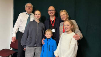 Kas ir trīs dubultkalni augšpēdus? Mīklas min Vīksnu ģimene no Mārupes