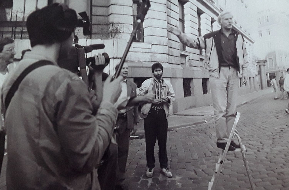 Radio 1991. gada puča laikā: atmiņas par omoniešiem un slepenajām studijām Radio 1991. gada puča laikā: atmiņas par omoniešiem un slepenajām studijām