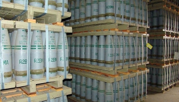 Ziemeļkoreju tur aizdomās par ķīmisko ieroču sastāvdaļu piegādi Sīrijai