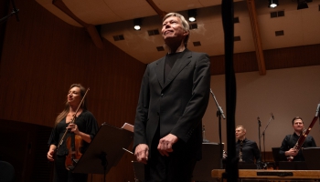 "Sinfonietta Rīga" noslēdz sezonu sadarbībā ar altistu Maksimu Risanovu