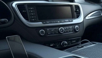 Cik automobilī iebūvētās tehnoloģijas ir drošas patērētājam?