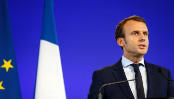 Bijušais Francijas valdības vadītājs Valss vēlas sadarboties ar Makrona partiju