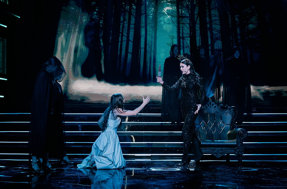 Pārdziedi mani Alise Haijima