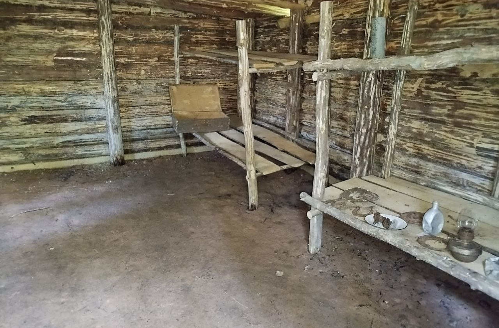 По местам военного наследия: лагеря партизан, "Бункер Гитлера", Абренская комната НКВД