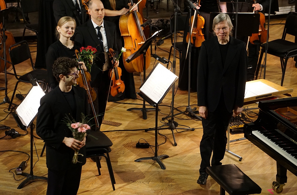 Roberts Flaics, "Sinfonietta Rīga" un diriģents Normunds Šnē LU Lielajā aulā
