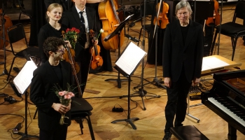 Roberts Flaics, "Sinfonietta Rīga" un diriģents Normunds Šnē LU Lielajā aulā