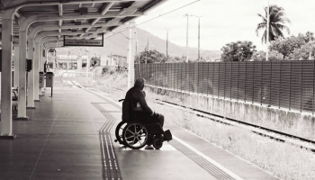 Apeirons: Работодатели видят в инвалидах тех, кому можно меньше платить