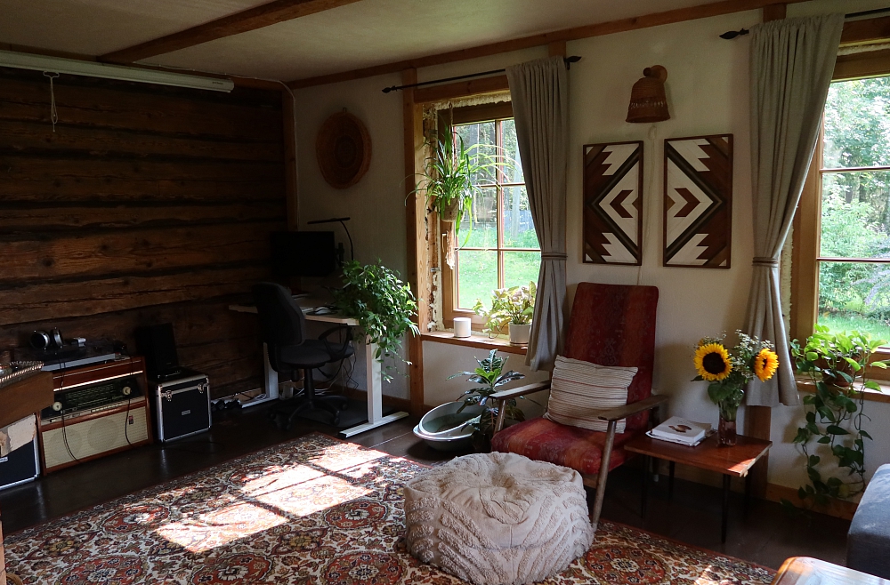 Bērzkalniņi, lauki, Julija Hansen, Chris Oram