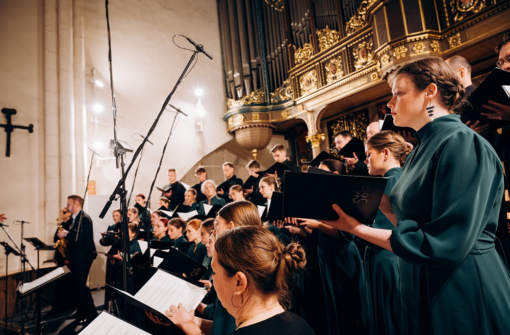Annija Kristiāna Ādamsone Aigars Raumanis Eiroradio Ziemassvētku diena 