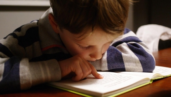 Jaunākie dati par bērnu lasītprasmi nav iepriecinoši: vai vispār ir ceļš atpakaļ