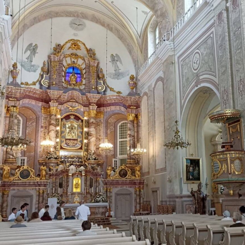Sākušies Vissvētākās Jaunavas Marijas debesīs uzņemšanas svētki