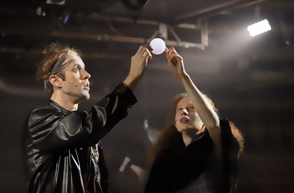 Dullais Dauka, Nacionālais teātris