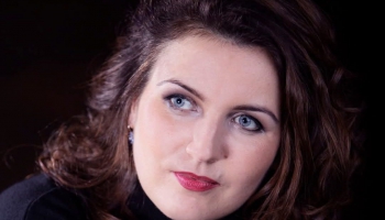Monopola viešņa operdziedātāja Liene Kinča