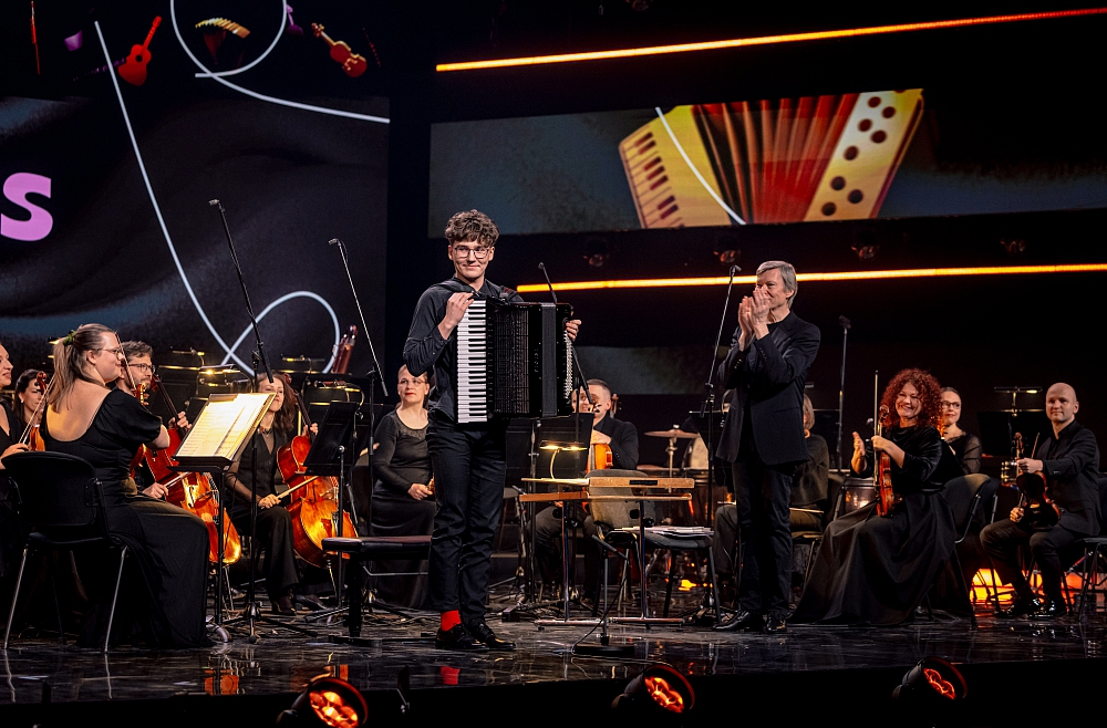 EIROVĪZIJA ANTONS PIZĀNS