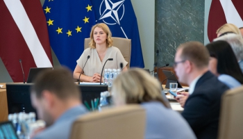 Vienojas pārskatīt izdienas pensiju saņēmēju loku un vecuma rāmi