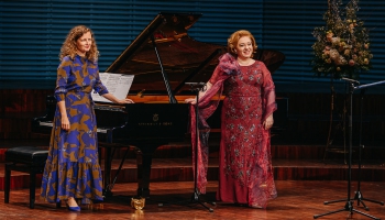Inga Kalna (soprāns) un Diāna Ketlere (klavieres) Liepājas koncertzālē "Lielais dzintars"