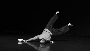 Nepilnības zelta līnijas: dejas izrāde "Lauskas"