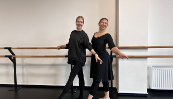 Saudzīga nodarbība visai muskulatūrai – ar baletu Rīgā nodarbojas arvien vairāk pieaugušo