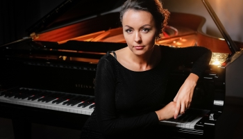 Radīt svētku sajūtu klausītājiem. Saruna ar dziedātāju Viktoriju Majori