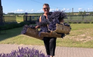 Monopola viešņa lavandas lauku "Lillas lavender" saimniece Inga Purava