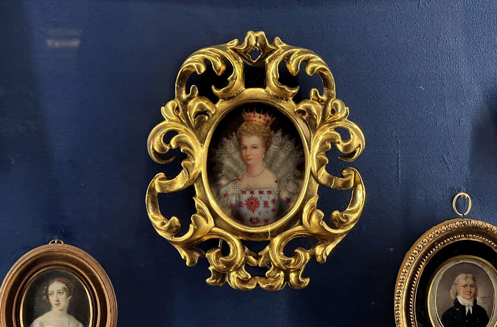 portrets miniatūras