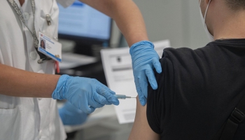 Семейные врачи: В практиках осталось 30% вакцин против гриппа, новых поставок не будет
