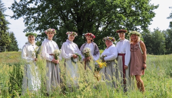 Gaidot Vasaras saulgriežus, iepazināmies ar Daugavpils  folkloras kopu  „Svātra”