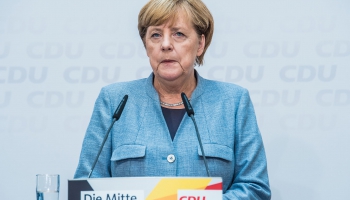 Merkele piekritusi ierobežot uzņemamo bēgļu skaitu; gaidāmas smagas koalīcijas sarunas