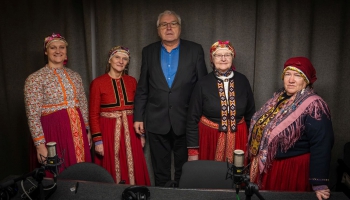 Dzelzs adata, kas Rīgas debesīs durās. Mīklas min "Suitu sievas" 