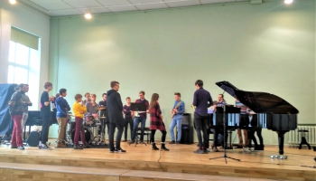 Jāņa Ivanova Rēzeknes Mūzikas vidusskolā veido Džeza mūzikas nodaļu