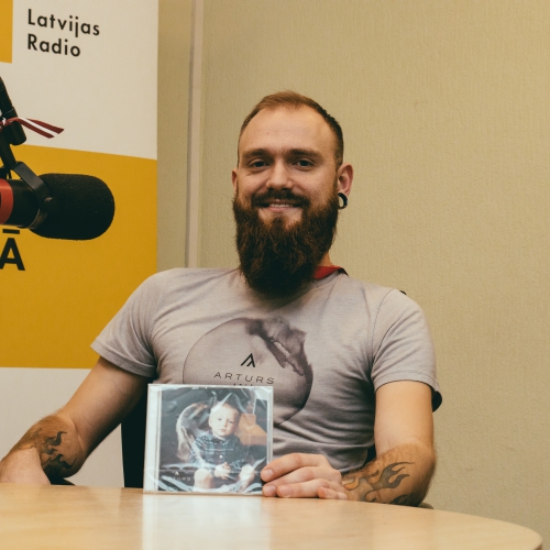 Arturs Gruzdiņš laiž klajā debijas albumu "Aplī"