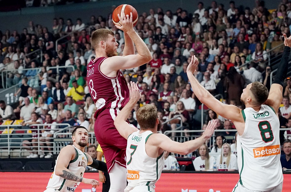 Šovakar Latvijas basketbolisti "Eurobasket 2025" astotdaļfinālā tiekas ar Lietuvas izlasi