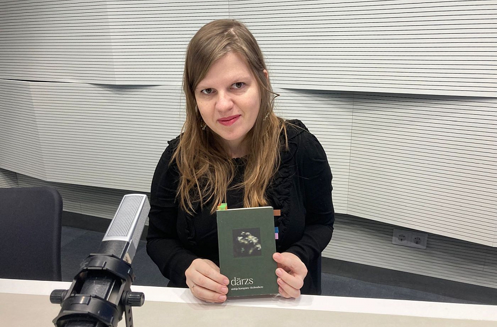 Sintija Kampāne-Štelmahere iepazīstina ar savu debijas krājumu "dārzs"