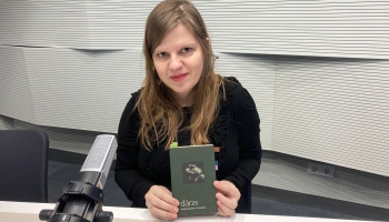 Sintija Kampāne-Štelmahere iepazīstina ar savu debijas krājumu "dārzs"