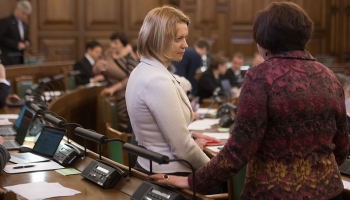 Vēlas, lai noteiktu minimālo kvotu sieviešu skaitam Saeimā