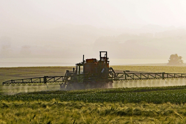 Pesticīdu atliekvielas Latvijas iedzīvotāju organismā: kādus riskus tas rada