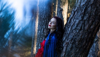 Annas Vibes-Gorkušas debijas albums "Vibes" (2020)