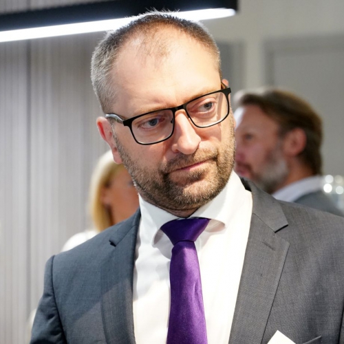 Nozares vadītājs: Aviāciju bremzē sankcijas un jaunās normas, kā arī izmaksu pieaugums