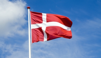 Lai iegūtu Dānijas pilsonību, turpmāk ceremonijas laikā būs jāpaspiež amatpersonām roka