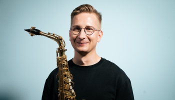Saksofonista Aigara Raumaņa sveiciens Zinību dienā