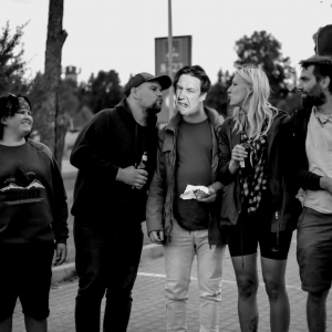 SUZANNA: mēs spēlējam kopā, jo esam draugi