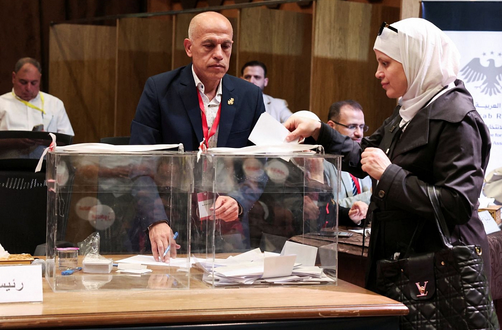 Sīrijā aizvadītas parlamenta vēlēšanas. To norise raisa jautājumus par demokrātiju