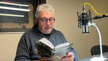 "Var krist arī augšup" - Gundars Āboliņš turpina tulkot Joahima Meierhofa grāmatas