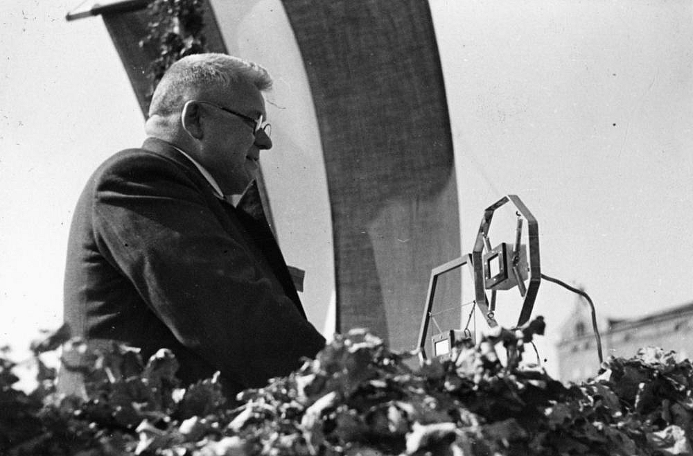 Radiofons kā vadoņa ideju paudējs pēc 1934. gada 15. maija Radiofons kā vadoņa ideju paudējs pēc 1934. gada 15. maija