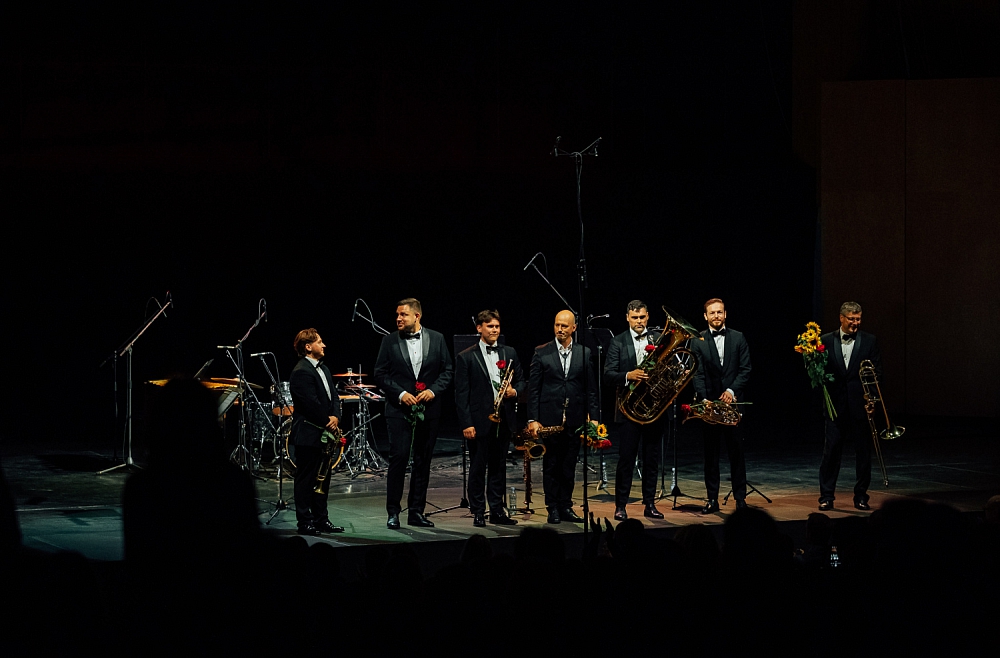 Latvian Brass, Gints Pabērzs un Džeimss Bonds