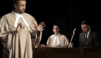 От репортажа из зала суда до комедии про бытовое пьянство: театральные премьеры осени